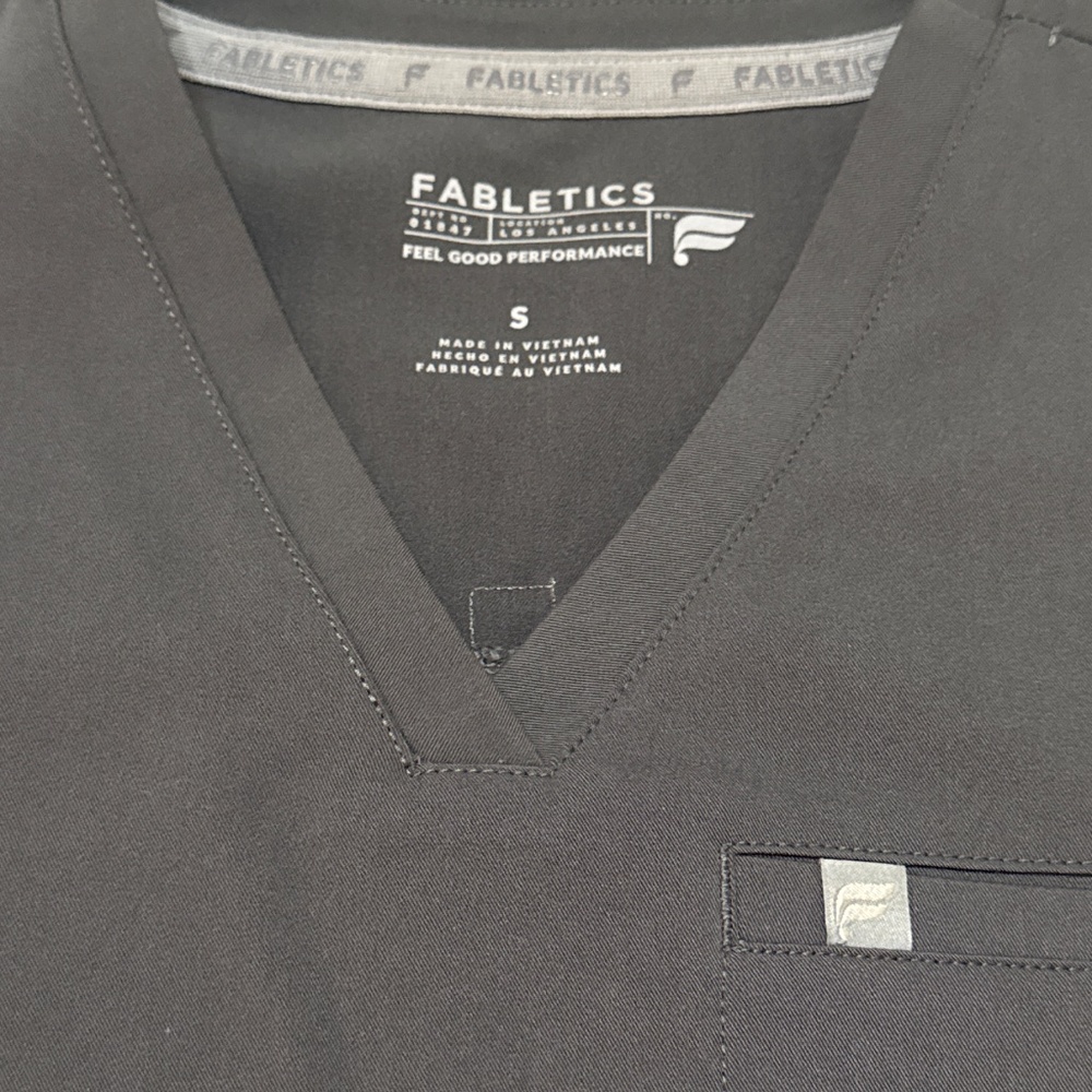 FABLETICS SCRUB TOP - image 2